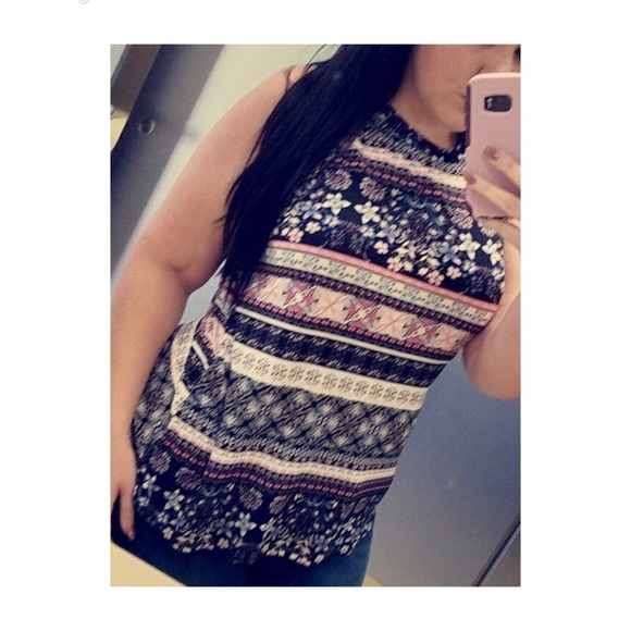 Multi colored high neck tank. - Picture 2 of 2